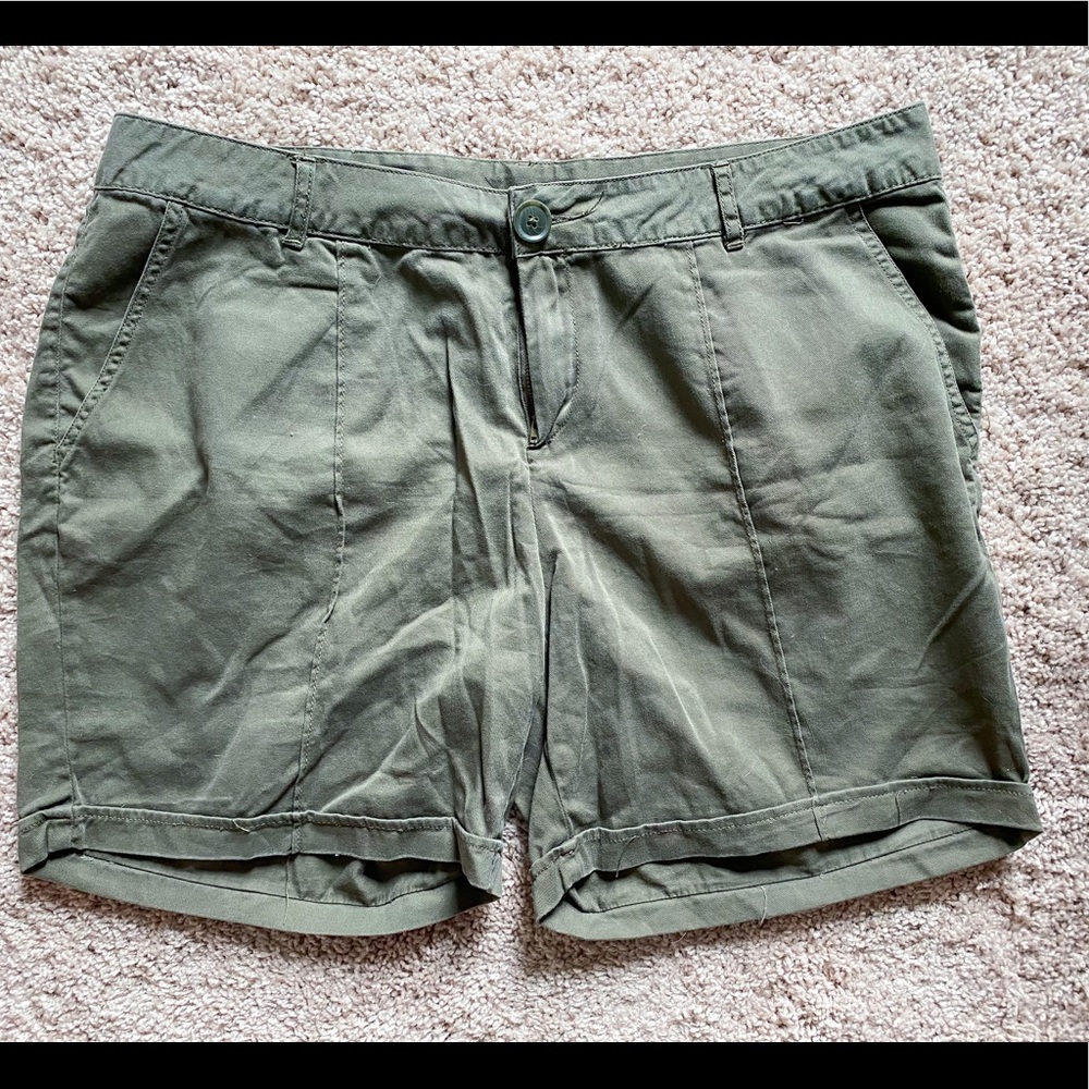 A.N.A. Olive green casual shorts - EUC!